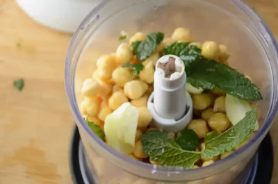 Blend chickpeas