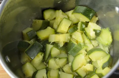 Cook zucchini for soup