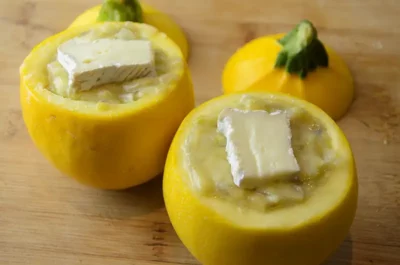 Stuffing zucchini with Brie